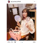 大政絢、団扇と扇風機の二刀流で涼むオフショット！「見た目から涼しげです」