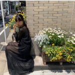 大友花恋、「よく見たら、透けている」シースルーの黒ワンピースコーデを公開