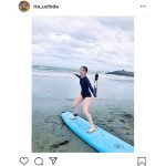 内田理央、悪天候で挑んだサーフィン・ボディスーツ姿を披露！「スタイル良すぎ」