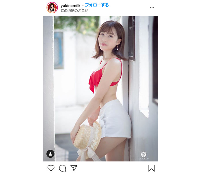 レースクイーン・空陸海ゆきな、セクシーな水着姿を披露！「赤が似合ってる～」