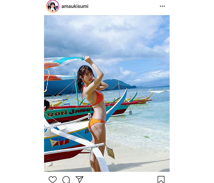 天羽希純、1st写真集からオレンジビキニのオフショットに反響！「めっちゃオシャレ」「眼差し素敵」