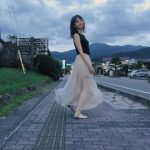 江野沢愛美、いたずらな視線で見つめるプライベートショットに反響！「彼女感増し増しですね」