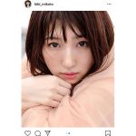 日比美思、透け感ワンピースで漂う大人の色気「綺麗すぎる」「透明感やばい」