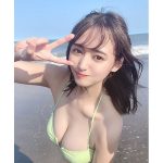 「#ババババンビ」池田メルダ、砂浜ではしゃぐ初ビキニオフショット公開！「美少女！」「メルダが一番」