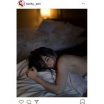 くりえみ、暗闇に浮かぶ艶やかな美ボディ「すごい艶っぽい」「リアルで見たい」