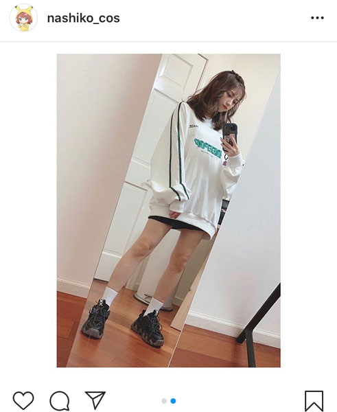 桃月なしこ、鏡の前の自撮り美脚ショットに「好きすぎる」「最高に似合ってる」と反響
