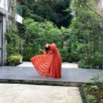 佐々木希、透け感ドレスで舞う華麗なオフショット公開「森の妖精」「清楚すぎます！」