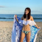 佐野真彩、センチメンタルな砂浜グラビアで受け止める海風「素敵な笑顔ありがとう」