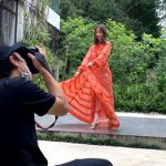 佐々木希、透け感ドレスで舞う華麗なオフショット公開「森の妖精」「清楚すぎます！」