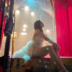 鈴木愛理、コケティッシュなピンヒールに釘付けのショーガール衣装に「ゴージャス」「かっこよすぎます」と歓喜の声！