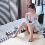 橘ひと美、胸元のホクロがセクシーなビキニオフショット「綺麗過ぎ」「可愛すぎます最高」