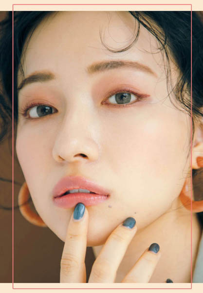 NMB48・村瀬紗英の美しすぎるメイクショット　「どのおさえも素敵だなぁ」「おさえ可愛い」