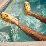 ジャスティン・ビーバーとコラボのCROCS（クロックス）発売！