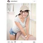 天羽希純、ミニ丈デニムでスポーティなコーデを紹介！「一緒に運動しない？」