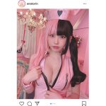 えなこ、ツートンウィッグのナースコスプレ披露！「片目もピンク」「最高です」