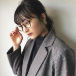 福田愛依、丸メガネ姿が「大人かわいい」レアショット！