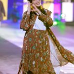 日向坂46、「DASADA」とコラボしたスペシャルイベントで5万人を魅了