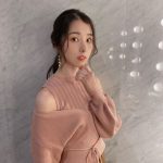 AKB48 岩立沙穂の秋色コーデに絶賛の声！「肩は出てますが」