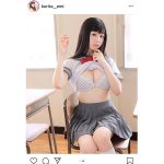 くりえみ、フェチ感満載の制服グラビア披露！「最高の眺め」「心躍る」と歓喜の声も