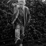 香取慎吾、私服で“映え”な写真に夢中でアクシデント！「雨に濡れ過ぎてて笑った」