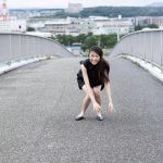 茅島みずき、勢いよくジャンプする姿が「スタイル良すぎ」と話題