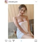 水咲優美、バスタオル一枚羽織の銭湯ショット披露「お背中流しましょうか」