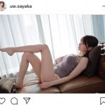 似鳥沙也加、美脚披露のグラビアショットで「風邪ひかないようにね」と呼びかけ「優しすぎて大好き」