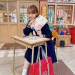 野崎萌香、美人すぎるセーラー服ショットが話題！「もう最高」「お嬢様に見えます」