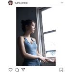 新條由芽、ノースリーブからのぞく色白美肌ショット！「スタイルいいね」「お美しいです！」