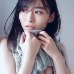 桜田茉央、ナチュラルな視線で見つめる美麗ボディに反響！「こんな表情は初めて見た」