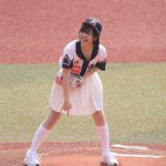 鈴木愛理、満面の笑顔で挑んだ人生2回目の始球式！ワンバン投球に「去年の100倍悔しい！」