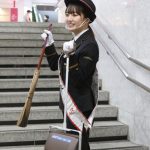 HKT48 田島芽瑠が博多駅で1日駅長に！「鬼滅の刃 ラッピングトレイン」発車合図も！！