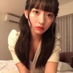 高崎かなみ、パジャマ姿で見つめる瞳に夢中！「なんて言ってると思う？」