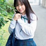 現役女子高生・池本しおり、「ヤングアニマル」でゆるふわニット姿を披露！