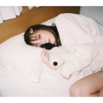 内田理央、デビュー10周年記念の写真展をオンライン開催！