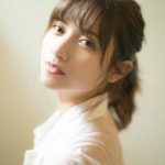 桃月なしこ、木漏れ日に浮かび上がる美ボディ披露の『B.L.T.』アザーカット公開