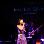 May J. 地元横浜での約1年ぶりの有観客ライブに感激。1月リリースのベストアルバム収録曲を中心に全12曲を熱唱！