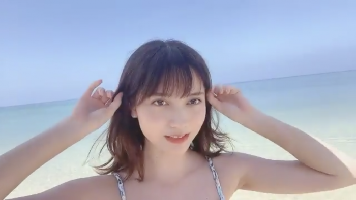 桃月なしこ、待望の1st写真集が発売！石垣島で撮影「記念に残る一冊に」