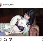 くりえみ、ふんわり美バストチラ見せの“えちえち”ショットに反響！「最高ですね」
