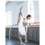 川村那月、純白のチュチュを着たバレエグラビアに挑戦！「天使」「人体の神秘！」