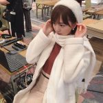 HKT48 森保まどか、チラ見え美脚＆全身白コーデで冬を先取り！「もこもこの女の子最強！」