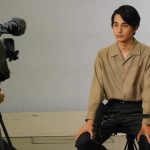 中村蒼、朝ドラ『エール』取材中SHOTを披露！壮絶な半生を語るシーンに「朝から涙、涙です」の声も