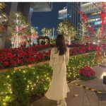 SKE48 野島樺乃、赤いバラとホワイトコーデで魅せるプライベートショット披露！「一緒に行きます？」