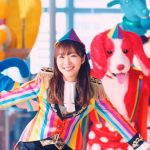 指原莉乃がサーカス団を率いてユニークなダンスを披露！