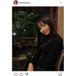 島崎遥香、黒髪で微笑む大人SHOTに「美しすぎる」「黒髪がやっぱりいいね」と絶賛の声！