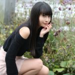 【写真特集】望月琉叶(民族ハッピー組)がクールな肩出しファッションで登場!