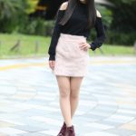 【写真特集】望月琉叶(民族ハッピー組)がクールな肩出しファッションで登場!