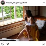 奥山かずさ、自然光に照らされた美麗な素肌ショット披露