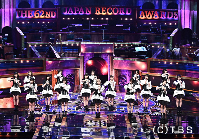 AKB48、ファンとの絆を繋いだ『離れていても』を歌唱＜第62回 輝く！日本レコード大賞＞