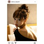 レースクイーン・林紗久羅、肩出しセクシーな振り向きショットで美背中披露！